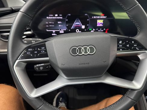 Used 2025 Audi Q5 Premium Plus w/ Premium Plus AWD/4WD image 22