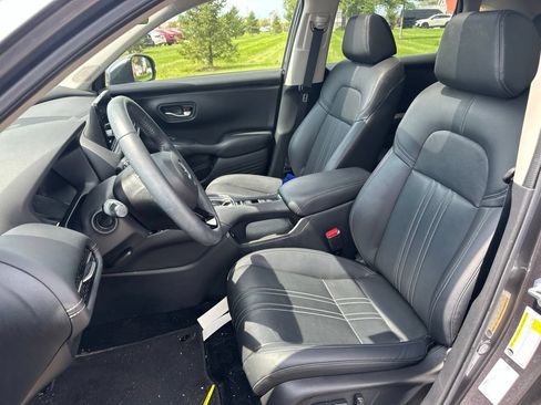 Used 2024 Honda HR-V EX-L image 16