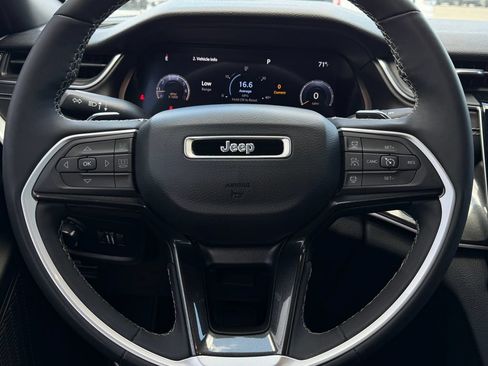 Used 2023 Jeep Grand Cherokee L Laredo AWD/4WD image 13
