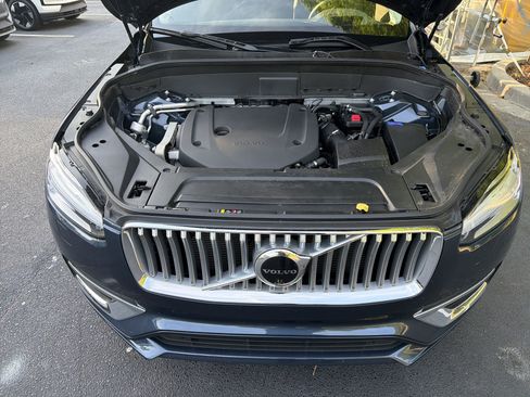 Certified 2024 Volvo XC90 B6 Ultimate w/ Protection Package Premier AWD/4WD image 36