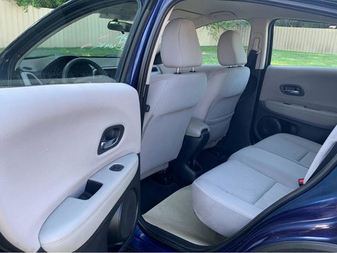 Used 2017 Honda HR-V LX image 13