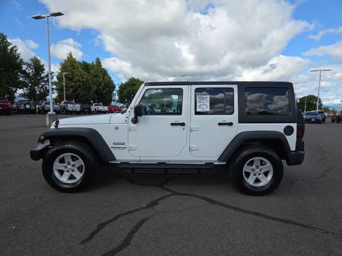 Used 2016 Jeep Wrangler Unlimited Sport w/ Quick Order Package 24S AWD/4WD image 11