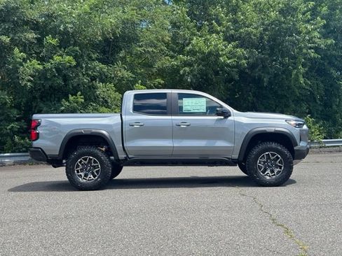 New 2026 Chevrolet Colorado ZR2 w/ Technology Package AWD/4WD image 8