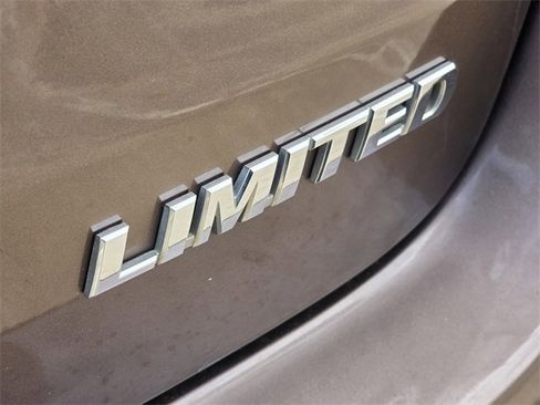 Used 2018 Toyota Highlander Limited image 8