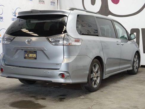 Used 2014 Toyota Sienna SE image 5