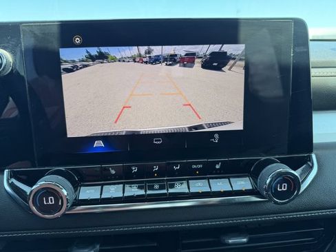 Used 2023 Chevrolet Colorado LT w/ LT Convenience Package II AWD/4WD image 27