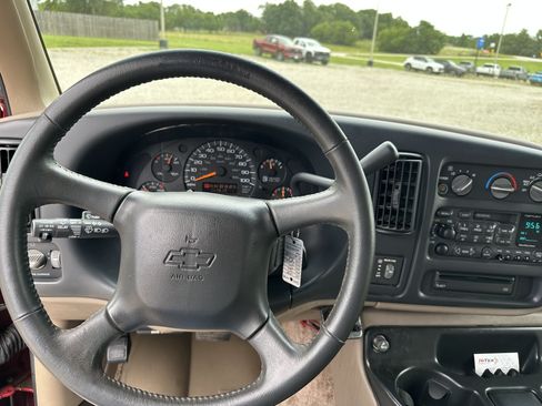 Used 1998 Chevrolet Express 1500 RWD image 16