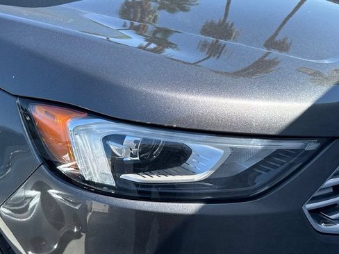 Used 2019 Ford Edge Titanium AWD/4WD image 4