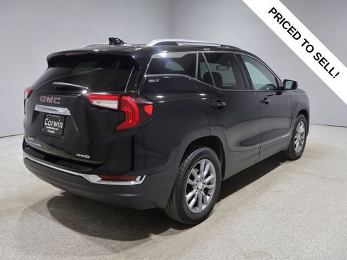 Used 2024 GMC Terrain SLT AWD/4WD image 2