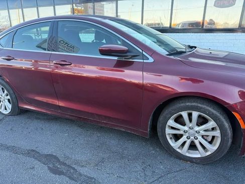 Used 2016 Chrysler 200 Limited w/ Convenience Group image 1