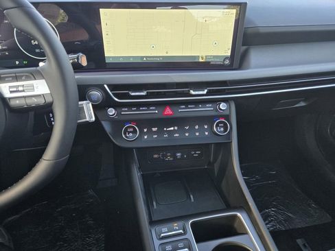 New 2025 Hyundai Sonata Limited image 24