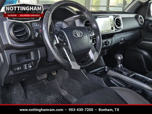 Used 2017 Toyota Tacoma TRD Off-Road w/ Tow Package AWD/4WD image 36
