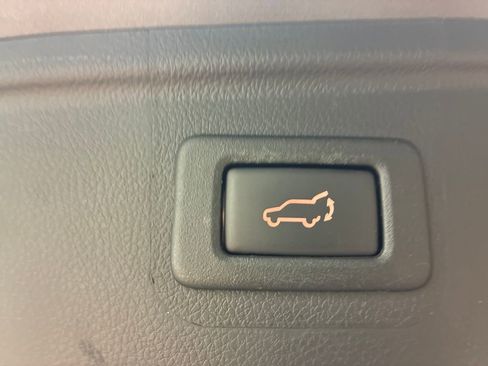 Used 2019 Subaru Outback 2.5i Touring AWD/4WD image 31