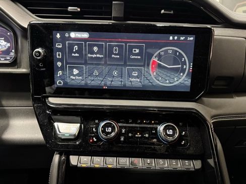 Used 2025 GMC Sierra 1500 AT4X image 10