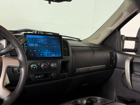 Used 2013 Chevrolet Silverado 2500 LT AWD/4WD image 17