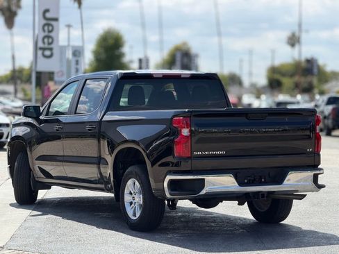 Used 2025 Chevrolet Silverado 1500 LT AWD/4WD image 2