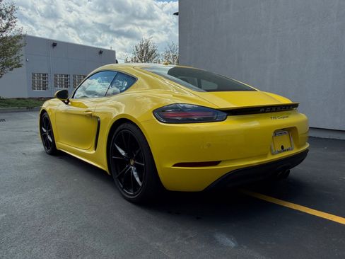 Certified 2025 Porsche 718 Cayman RWD image 3