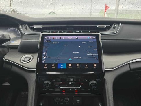 Used 2022 Jeep Grand Cherokee L Limited image 12