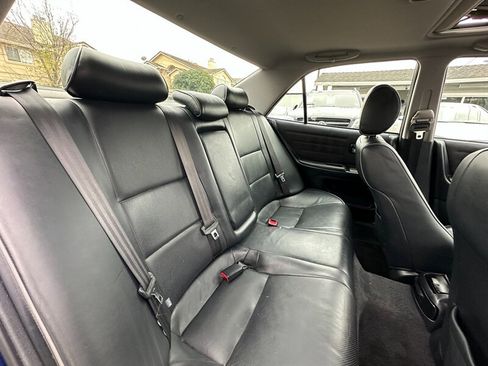 Used 2002 Lexus IS 300 image 23