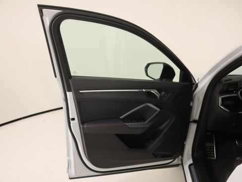 Certified 2025 Audi Q3 2.0T Premium Plus w/ Premium Plus Package AWD/4WD image 10