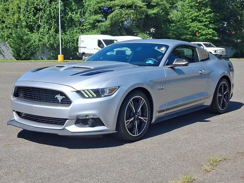 Used 2016 Ford Mustang GT Premium w/ Enhanced Security Package RWD image 3