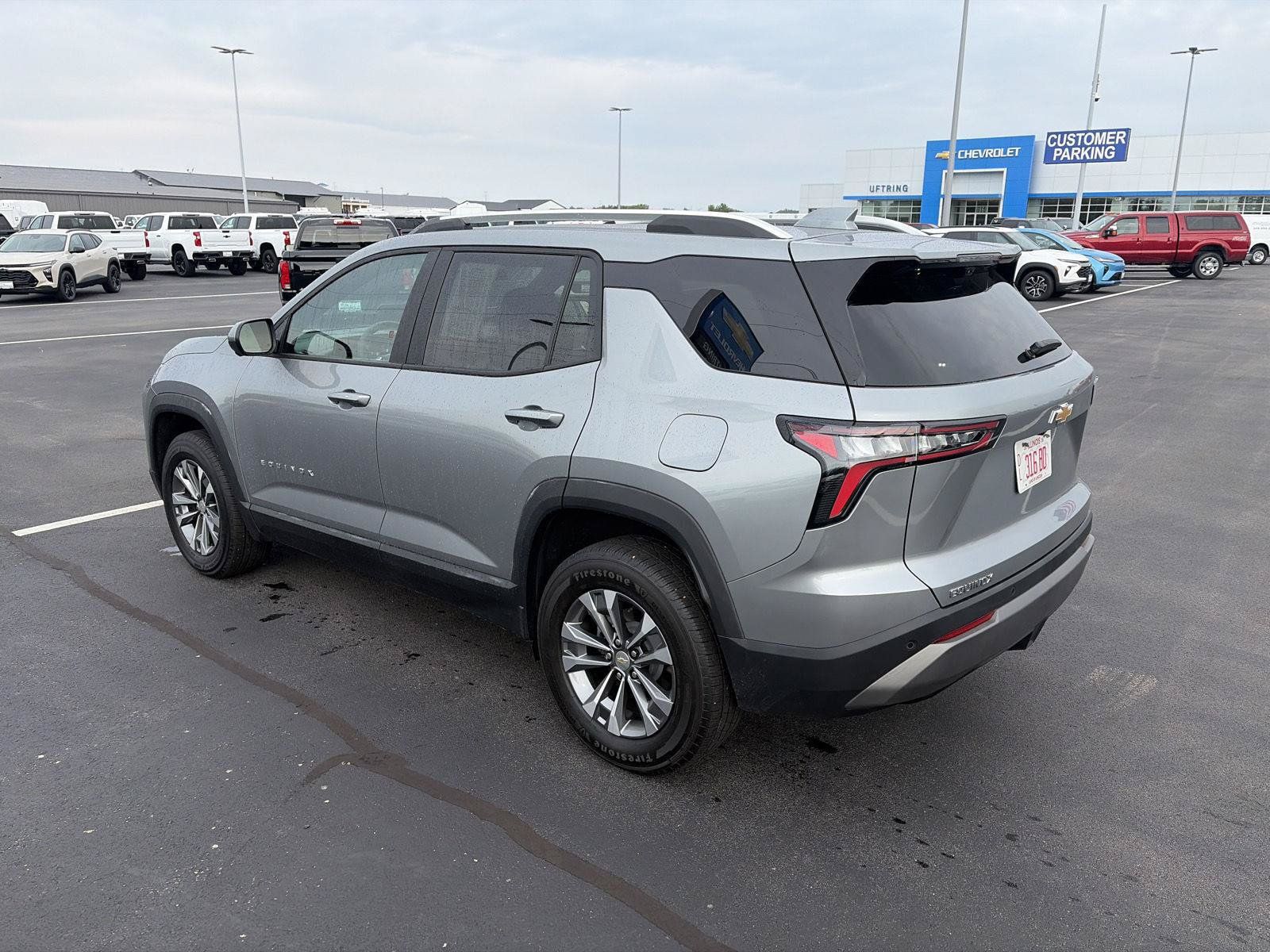 Used 2025 Chevrolet Equinox LT w/ Convenience Package II FWD image 7