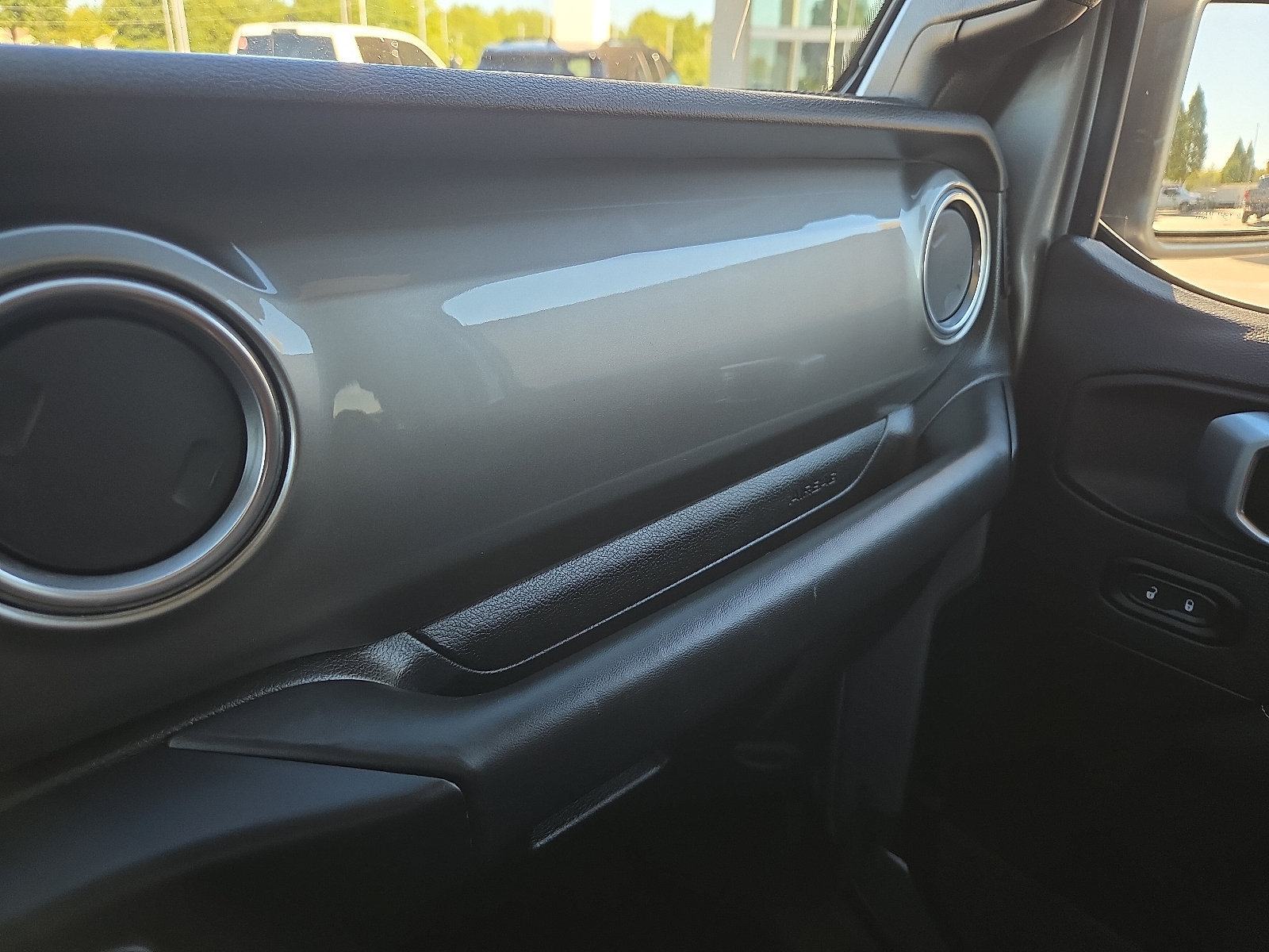 Used 2020 Jeep Gladiator Overland AWD/4WD image 21
