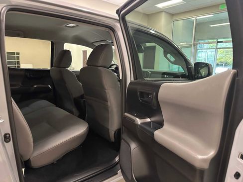 Used 2021 Toyota Tacoma SR5 AWD/4WD image 24