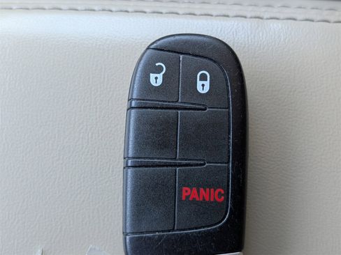 Used 2015 Dodge Journey SXT w/ Flexible Seating Group image 26