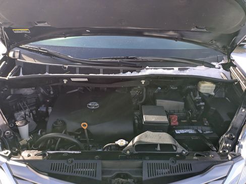 Used 2017 Toyota Sienna XLE Premium image 33