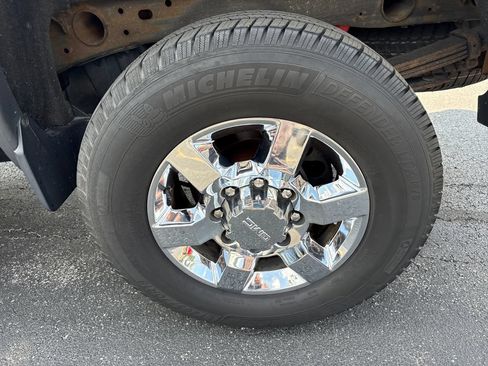 Certified 2015 GMC Sierra 2500 SLT w/ Suspension Package, Off-Road AWD/4WD image 7