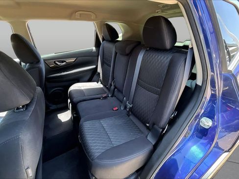 Used 2019 Nissan Rogue SV FWD image 17