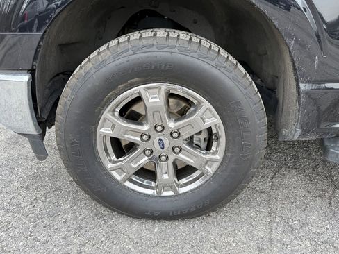 Used 2023 Ford F150 Lariat w/ Trailer Tow Package image 11