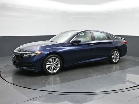 Used 2018 Honda Accord LX image 3