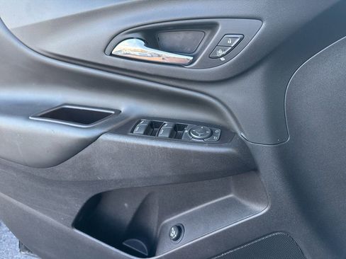 Used 2022 Chevrolet Equinox LT w/ Driver Convenience Package image 23