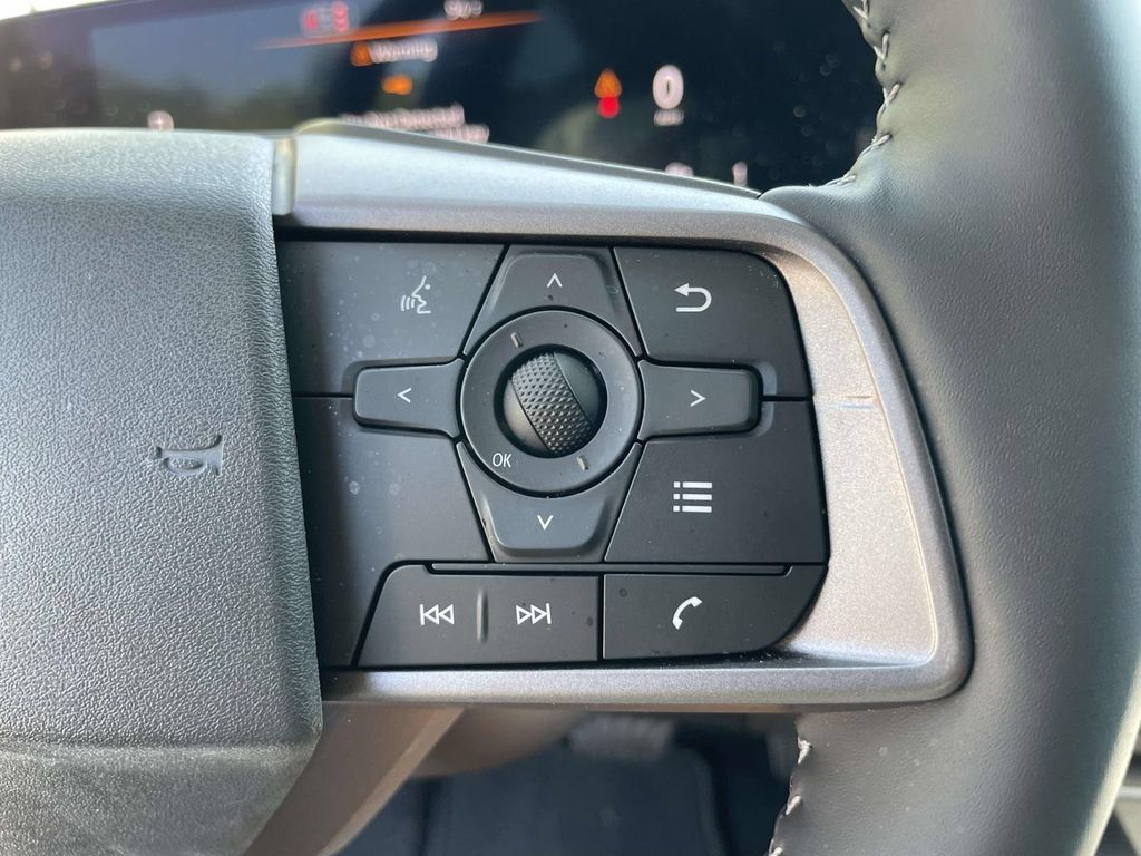 Used 2026 Nissan Sentra SV w/ SV Convenience Package FWD image 20