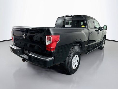 Used 2017 Nissan Titan S AWD/4WD image 12