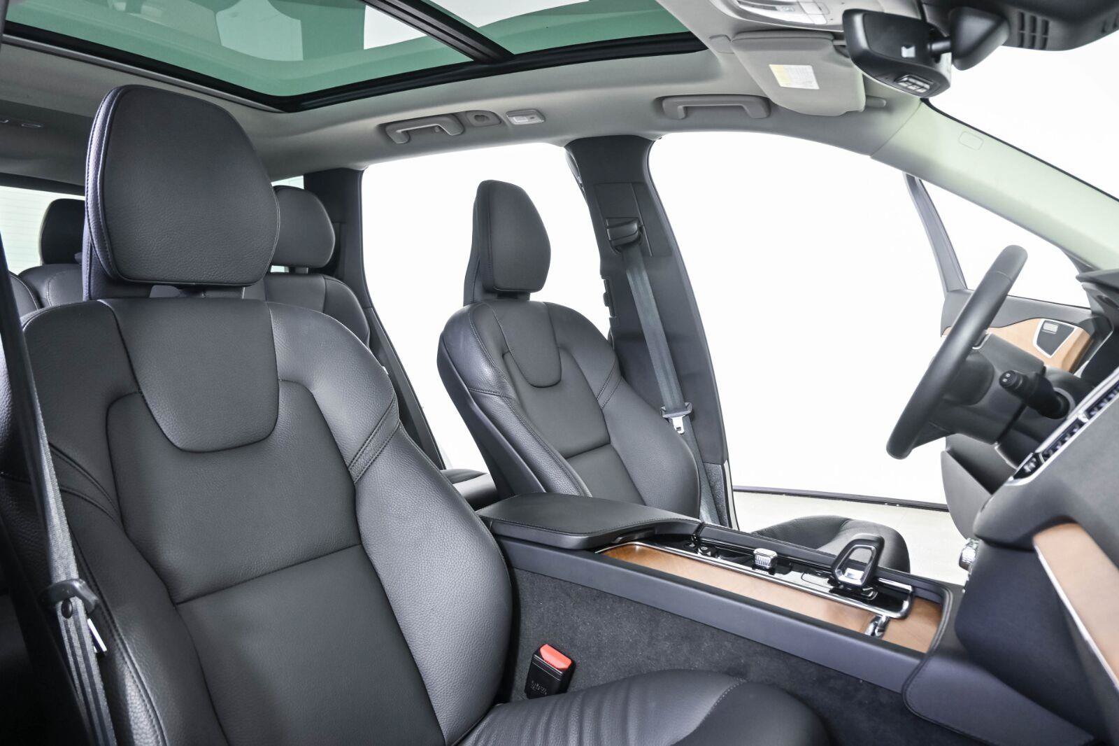 Certified 2024 Volvo XC90 B5 Plus AWD/4WD image 22