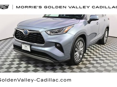 Used 2023 Toyota Highlander Platinum image 1