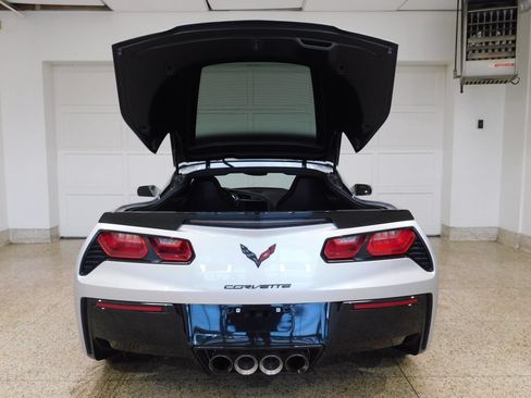 Used 2019 Chevrolet Corvette Stingray Coupe w/ Carbon Flash Badge Package RWD image 60