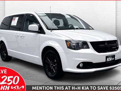 Used 2019 Dodge Grand Caravan SXT w/ Blacktop Package image 1