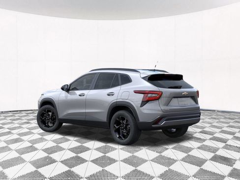 New 2026 Chevrolet Trax LT w/ Midnight Edition FWD image 7