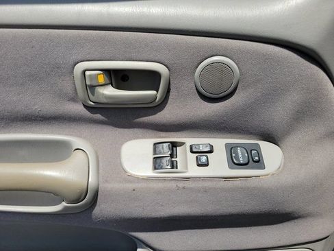 Used 2004 Toyota Tundra SR5 RWD image 12