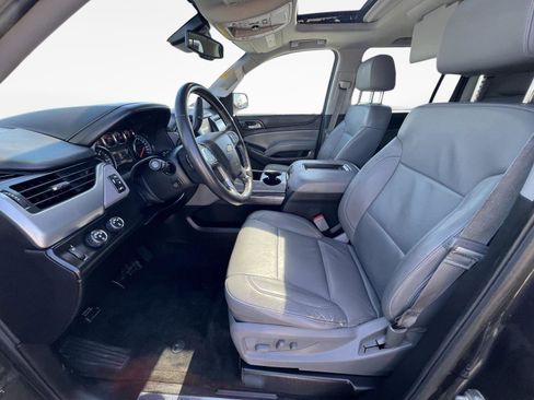 Used 2015 Chevrolet Suburban LT image 18