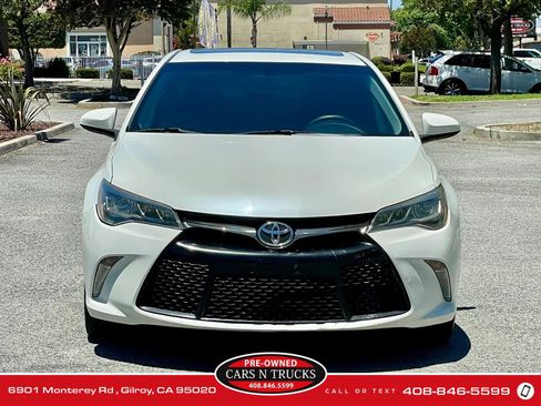 Used 2017 Toyota Camry XSE FWD image 2