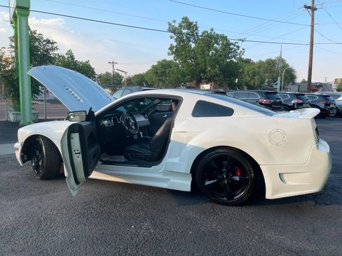 Used 2009 Ford Mustang GT Premium RWD image 28