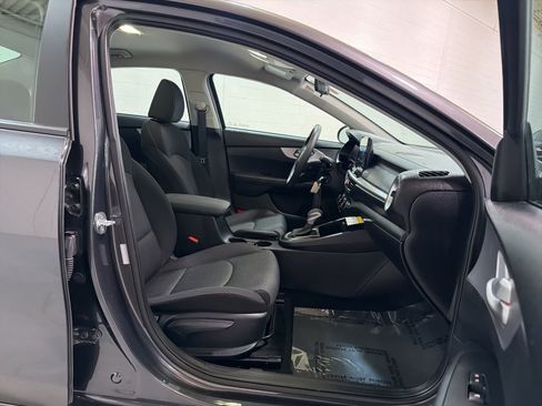 Certified 2024 Kia Forte LXS w/ LXS Technology Package image 13