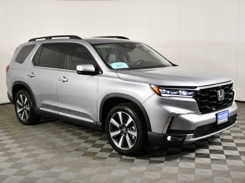 Certified 2025 Honda Pilot Elite image 4