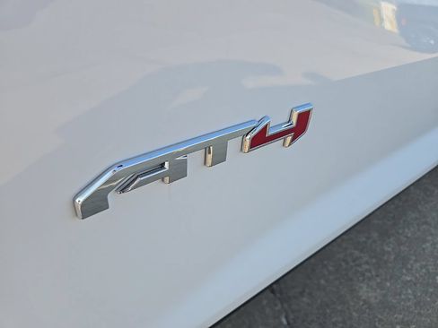 Used 2026 GMC Acadia AT4 w/ Luxury Package AWD/4WD image 19