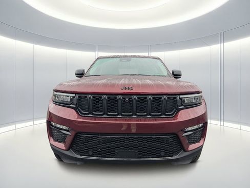 Used 2024 Jeep Grand Cherokee Limited w/ Luxury Tech Group II image 9